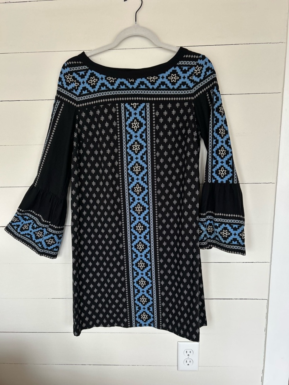 Loft Vibrant Geometric Tribal Bell Sleeve Dress. 100% Rayon, Size Medium.